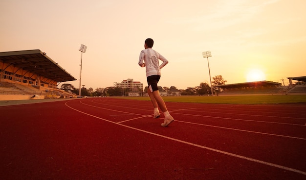 梅西在五大联赛生涯中未曾参与欧联杯赛事秘诀解析